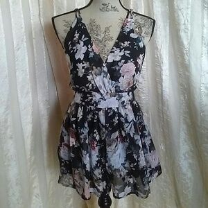 Veveret Pretty Feminine Floral Shorts Romper